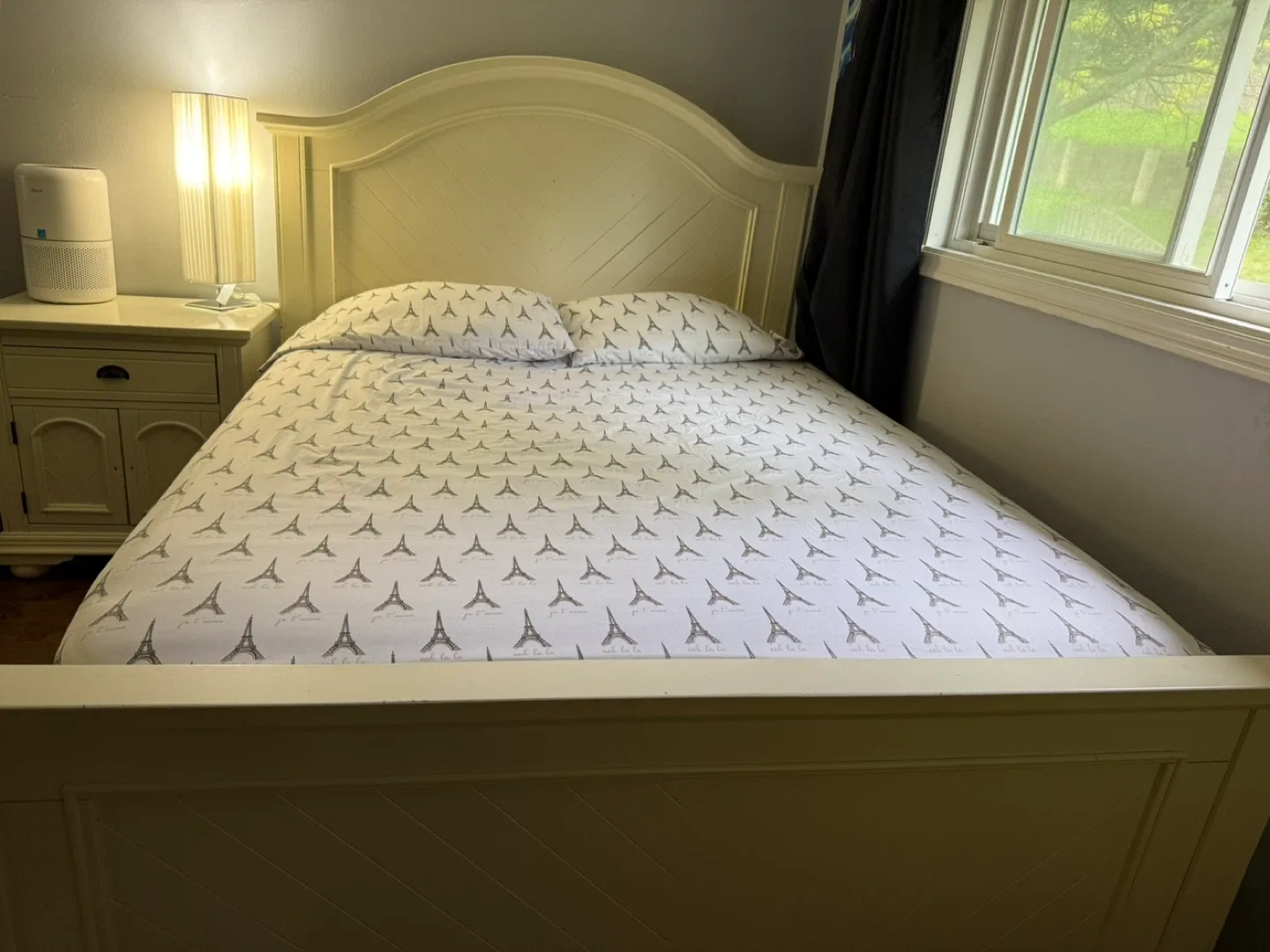 Bedroom Set: Bed, Nightstand, Dresser thumbnail