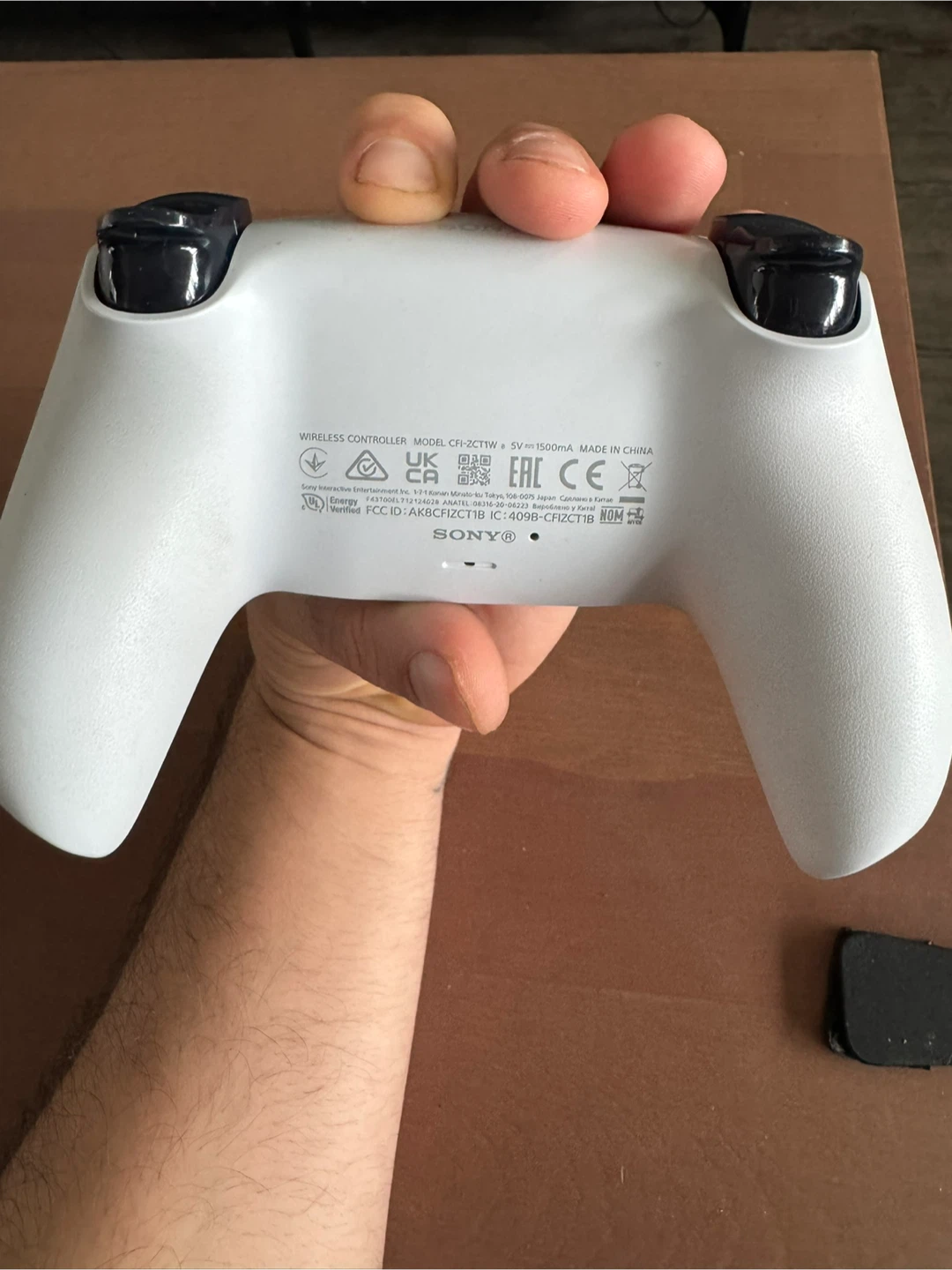 Sony PlayStation 5 DualSense Wireless Controller - White - photo 3