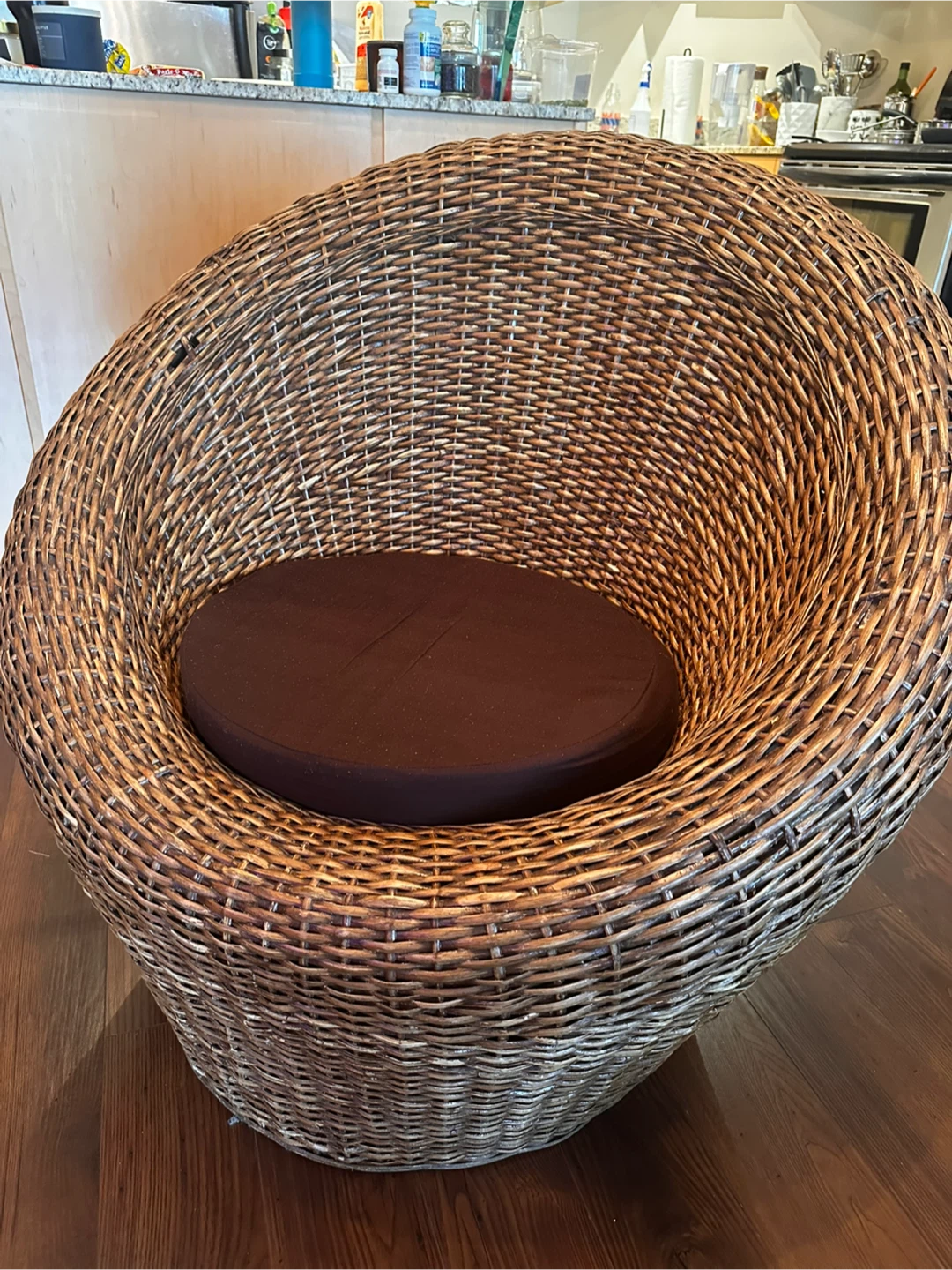 Cozy Wicker Chair – Priced to Sell! - photo 5