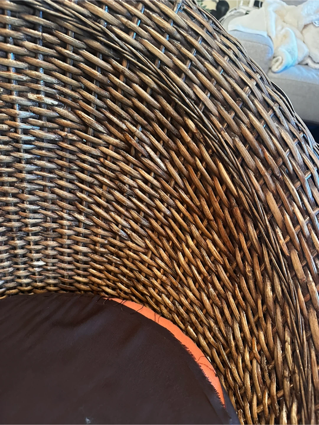 Cozy Wicker Chair – Priced to Sell! - photo 4