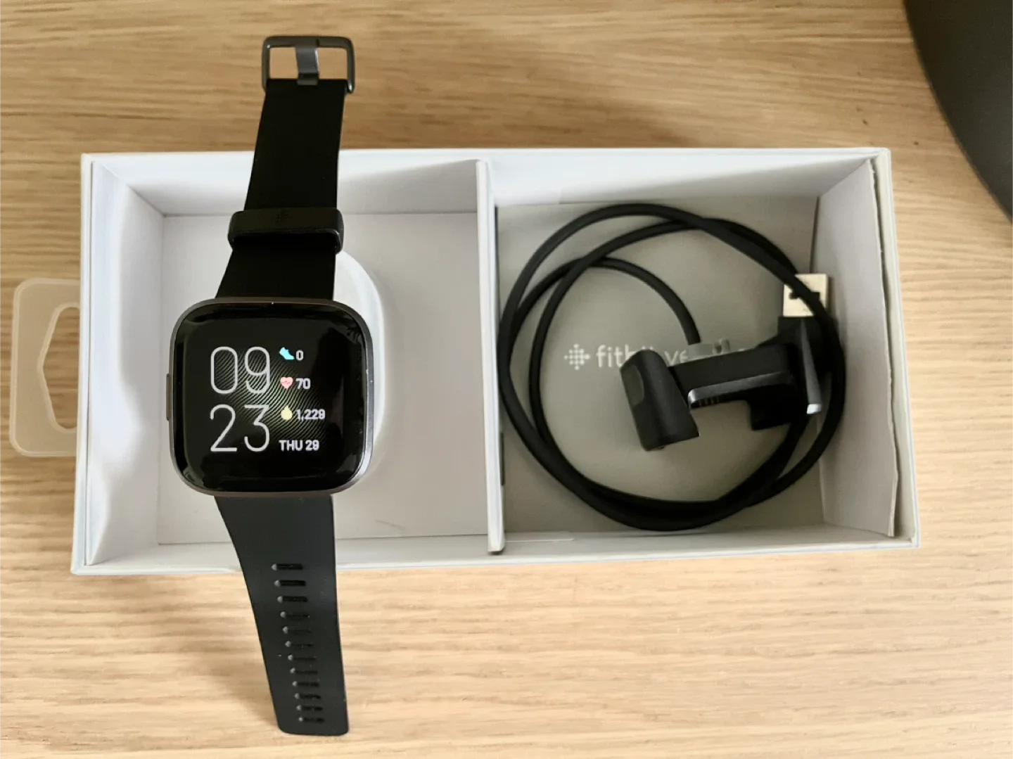 💯 LIKE NEW ✅ Fitbit Versa 2 smartwatch image indicator(5)