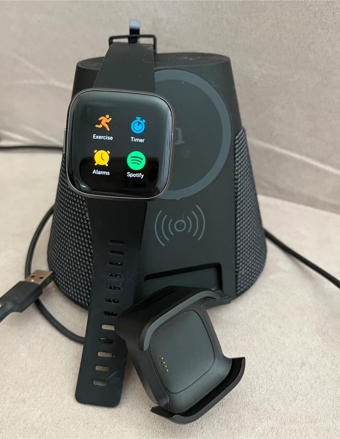 💯 LIKE NEW ✅ Fitbit Versa 2 smartwatch image indicator(4)