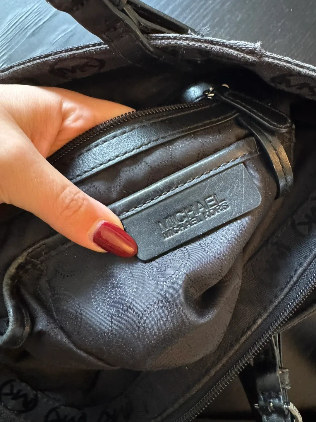 Michael Kors Black Tote Bag image indicator(4)