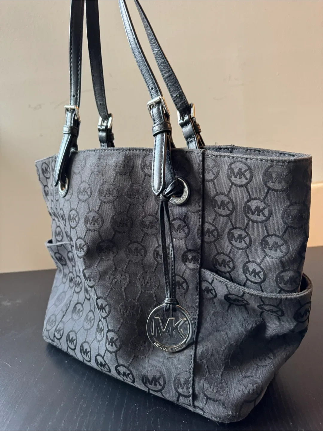 Michael Kors Black Tote Bag image indicator(3)