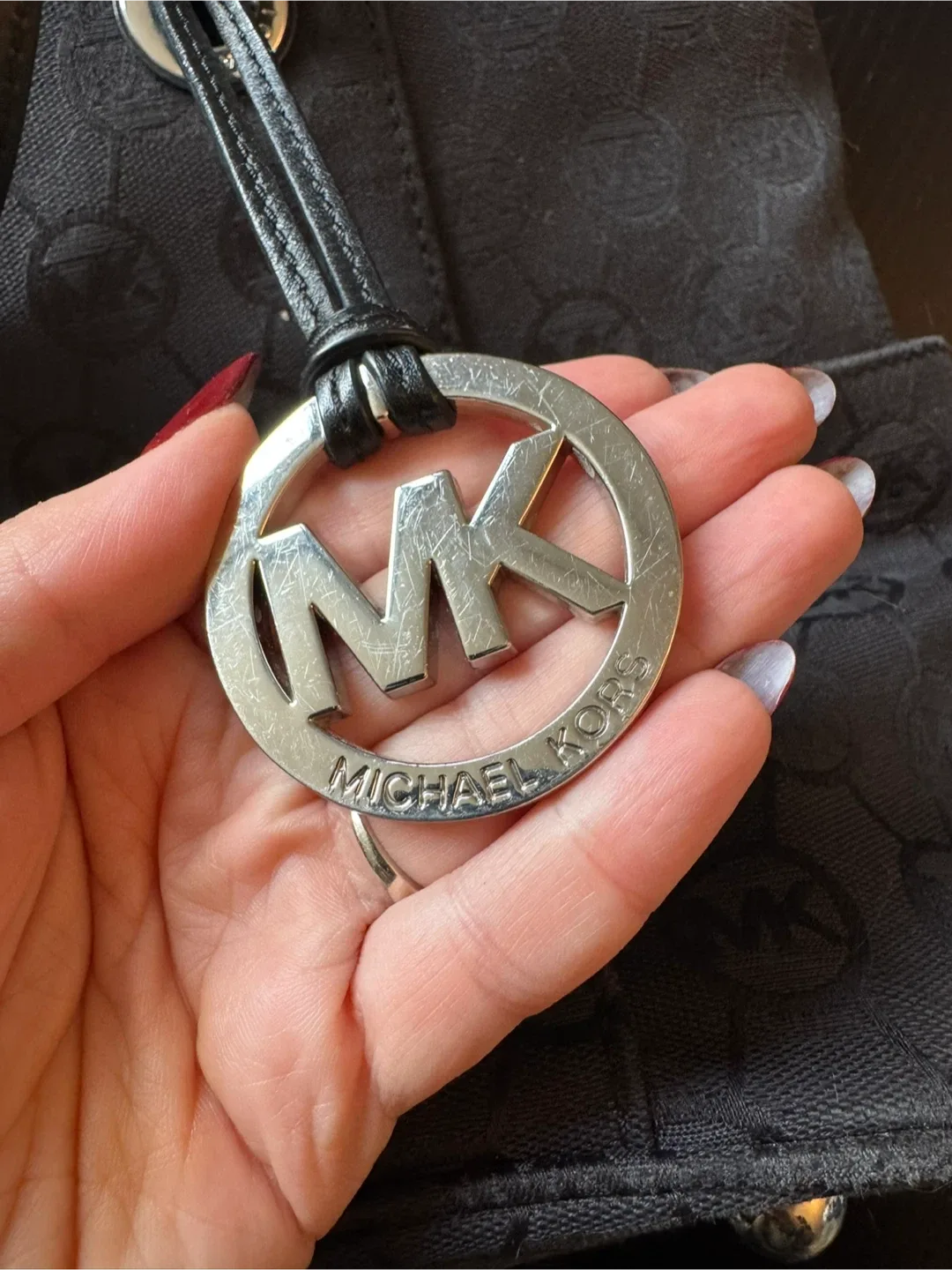 Michael Kors Black Tote Bag image indicator(5)