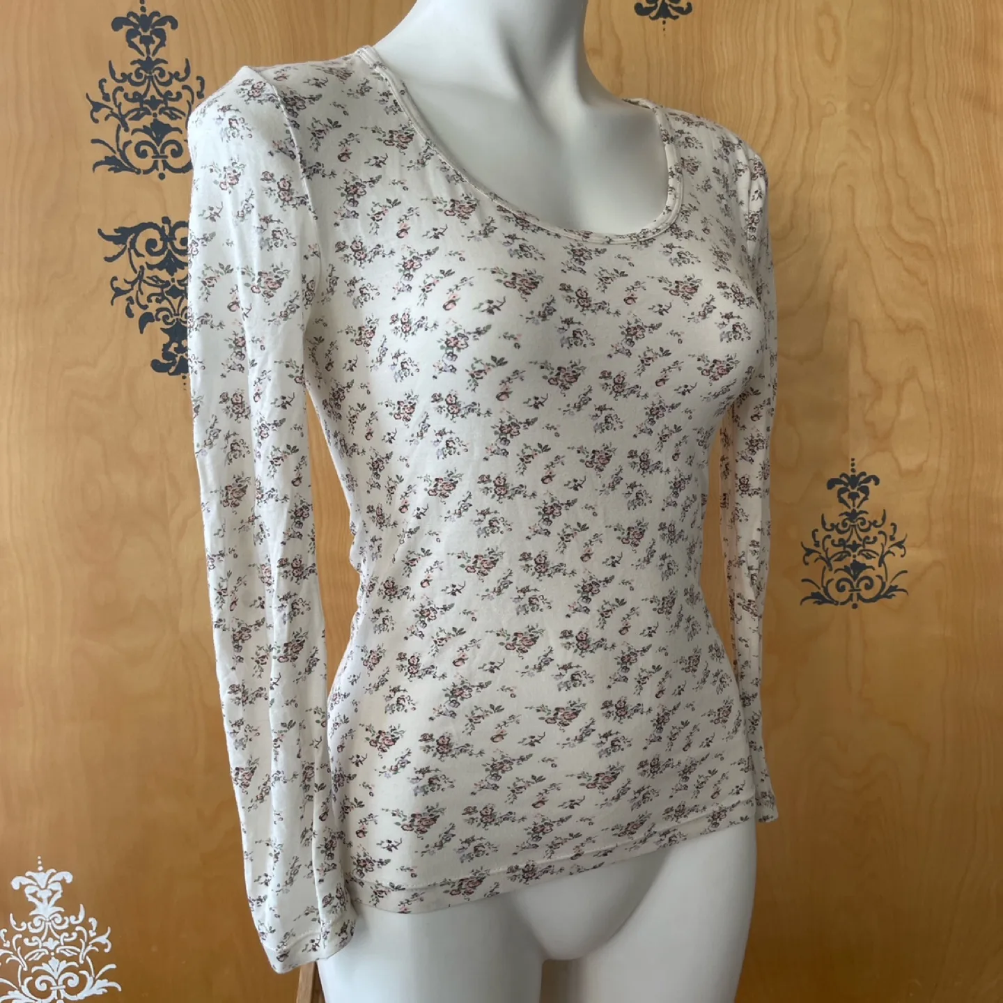 Vintage Y2K 2000s Cream Floral Pattern Long Sleeve Top image indicator(2)