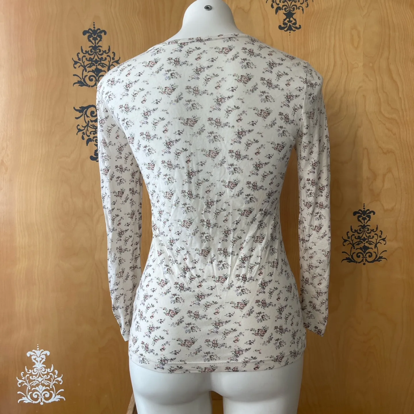 Vintage Y2K 2000s Cream Floral Pattern Long Sleeve Top image indicator(5)