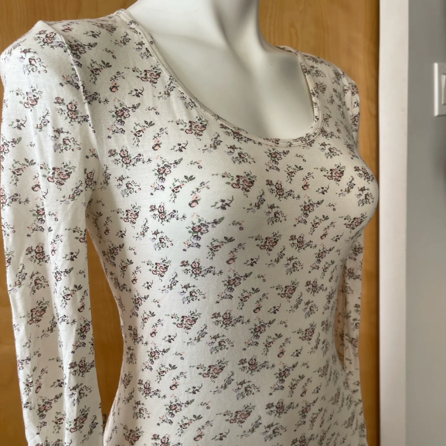 Vintage Y2K 2000s Cream Floral Pattern Long Sleeve Top image indicator(7)