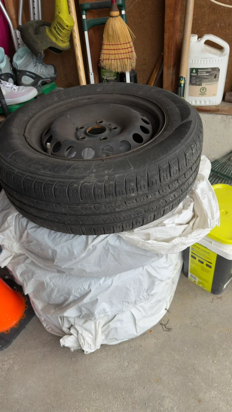 4ea-Kumho Sense Radial 195/65R15 Tire image indicator(3)