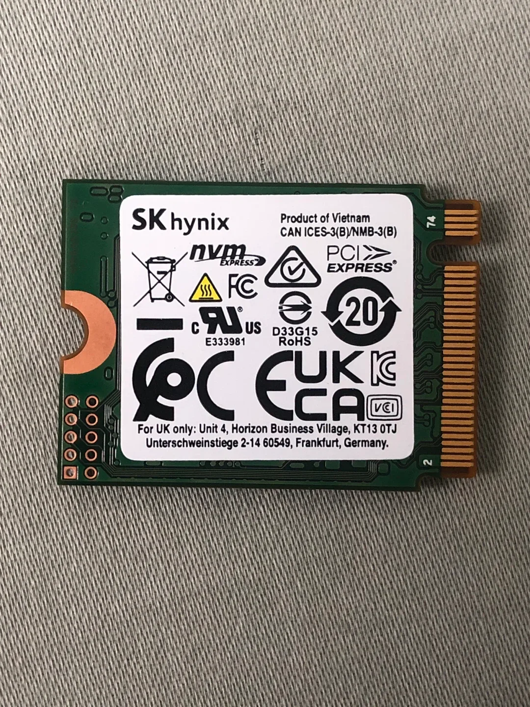 1TB PCIe Gen4 x4 NVMe SSD image indicator(2)