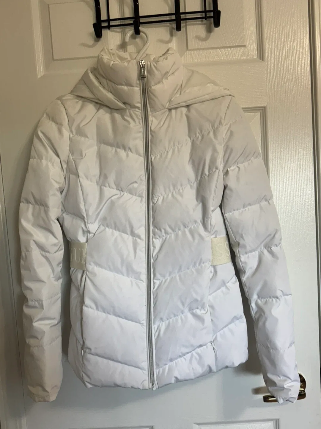 Guess White Puffer Jacket image indicator(2)