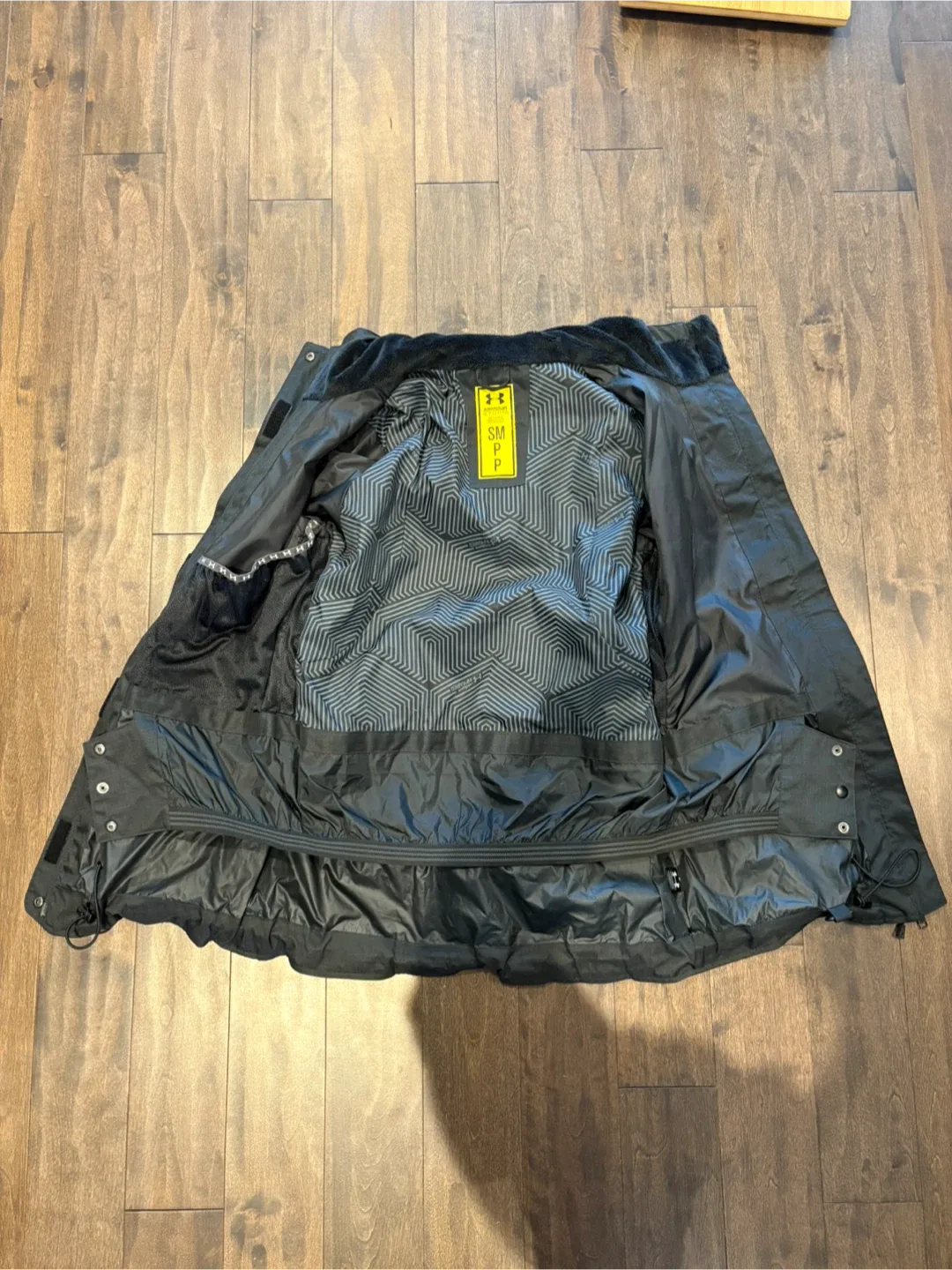 Under Armour Snowboard/Ski Jacket & Oakley Snow Pants image indicator(2)