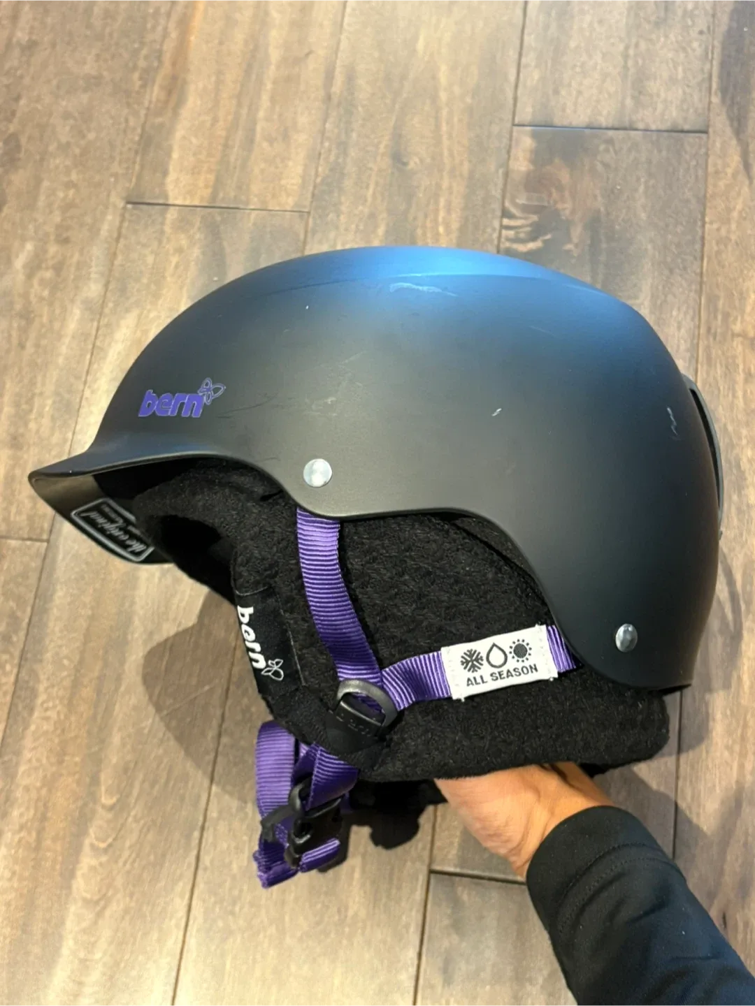 Under Armour Snowboard/Ski Jacket & Oakley Snow Pants image indicator(7)