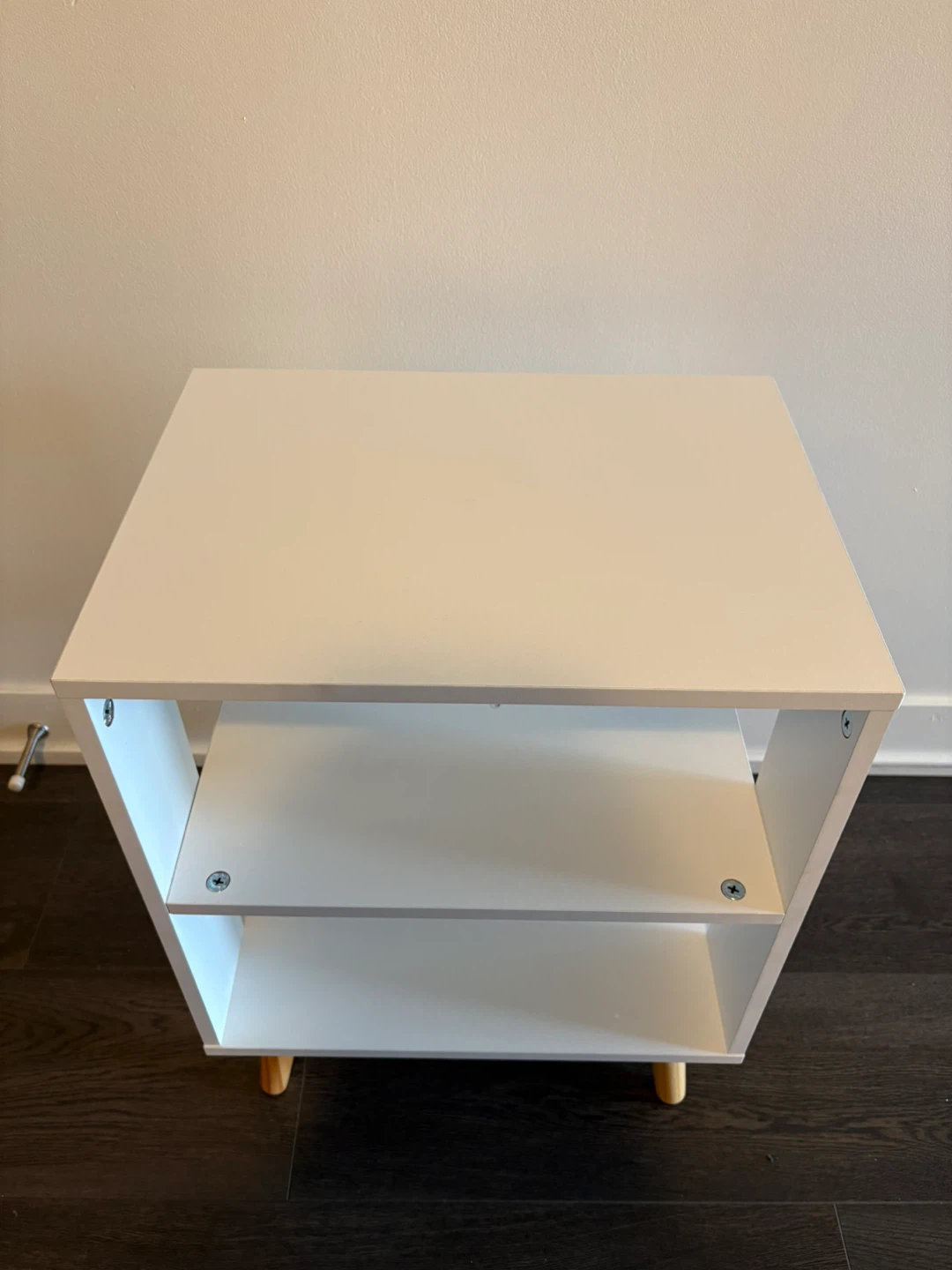 White night stand - photo 2