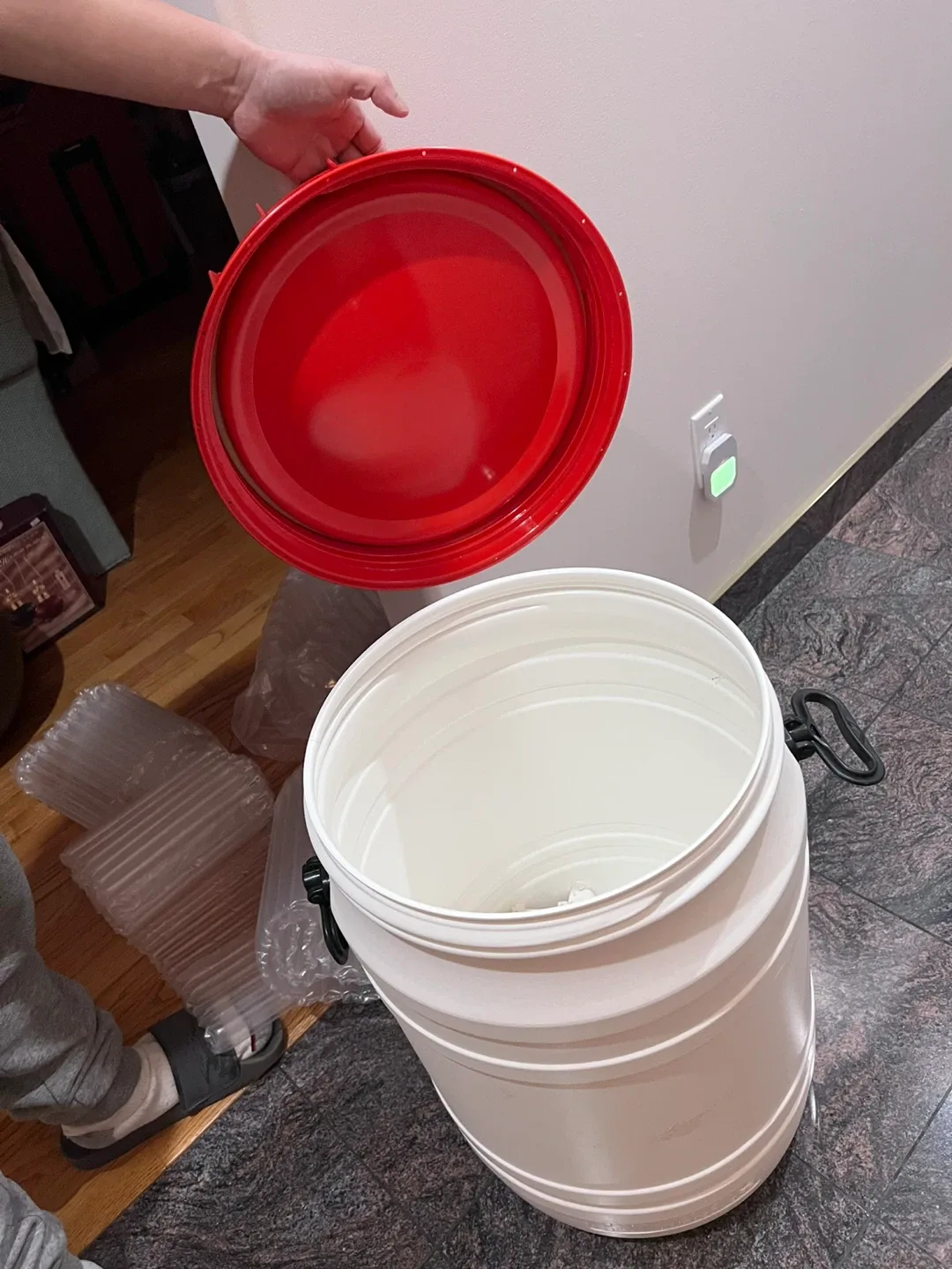 White Plastic Barrel with Red Lid image indicator(2)