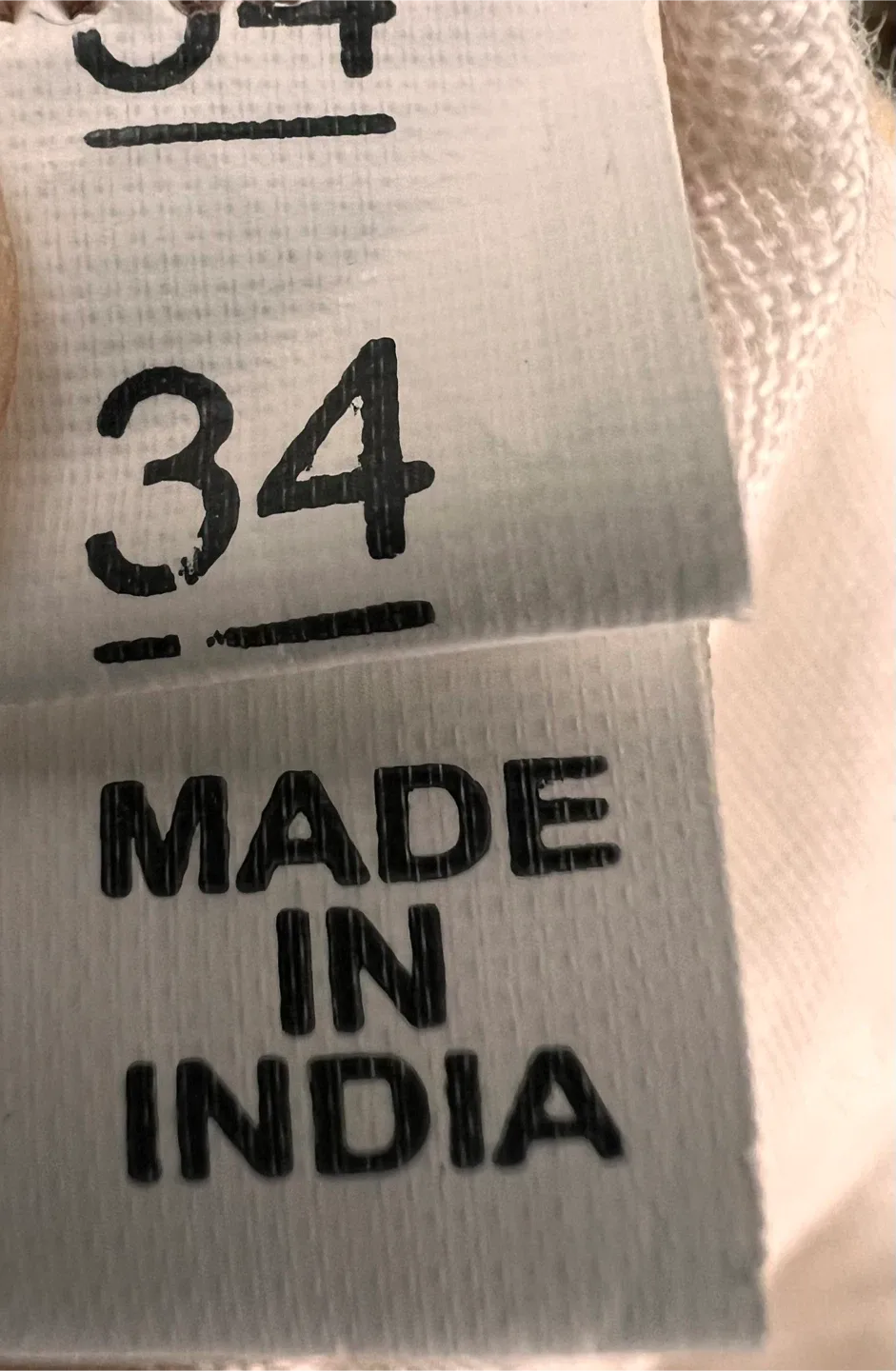 Lehngas/South Asian Dresses made in India - Size 34 image indicator(8)