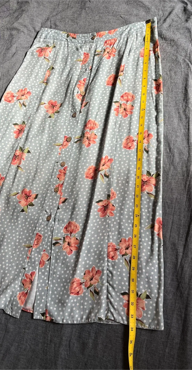 Floral Midi Skirt Women's Button-Down New Look Size Large image indicator(6)