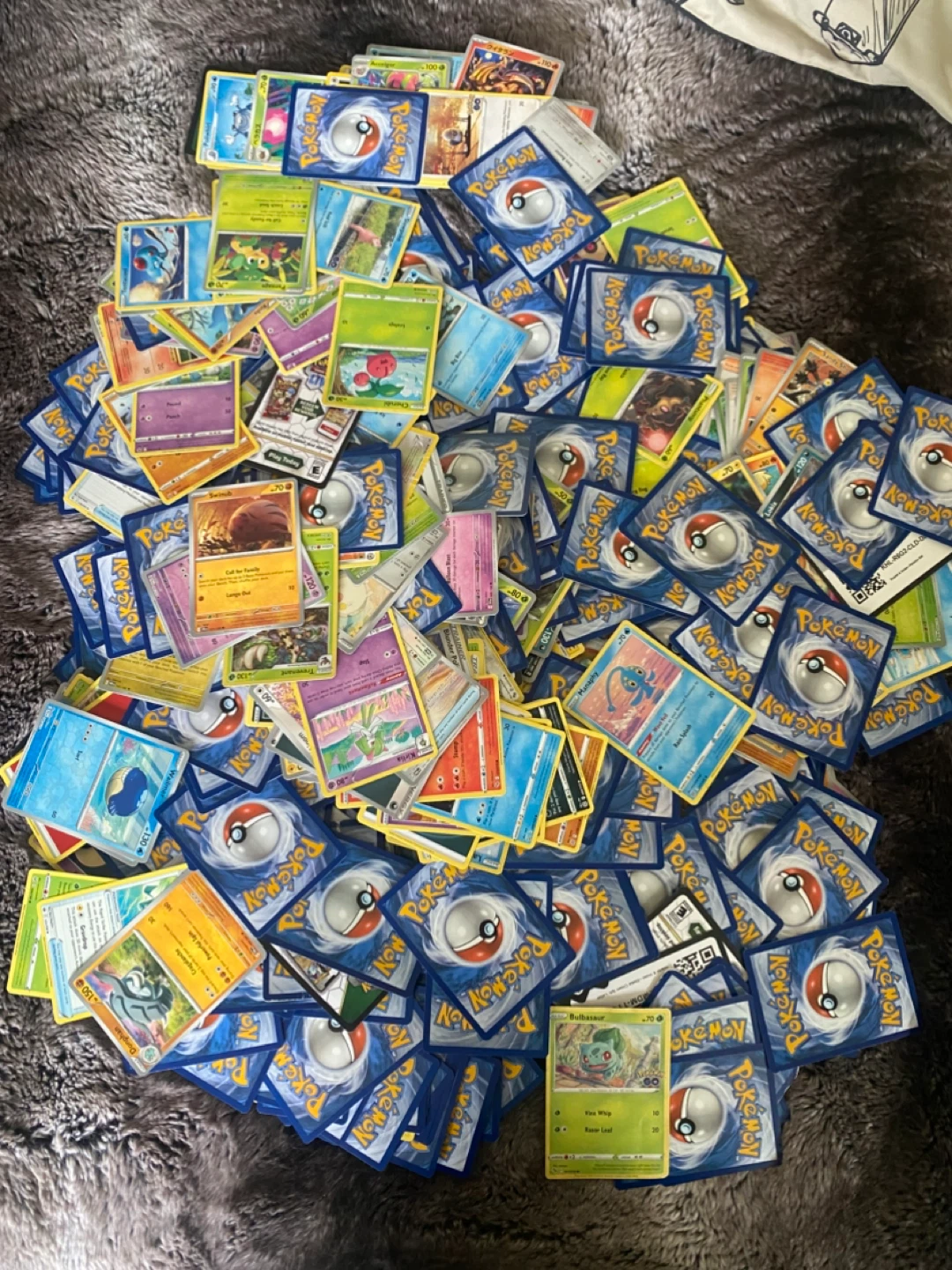 🥕 MASSIVE lot of Bulk Pokémon cards! 🥕 - photo 2