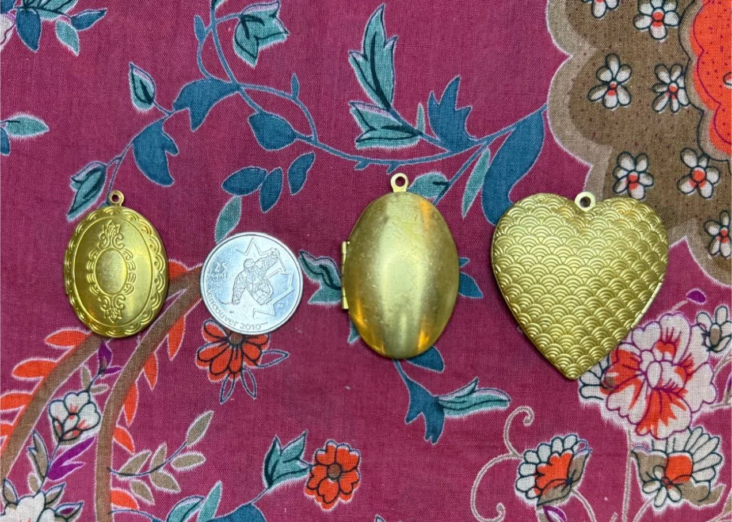 Gold Lockets - Heart, Oval thumbnail