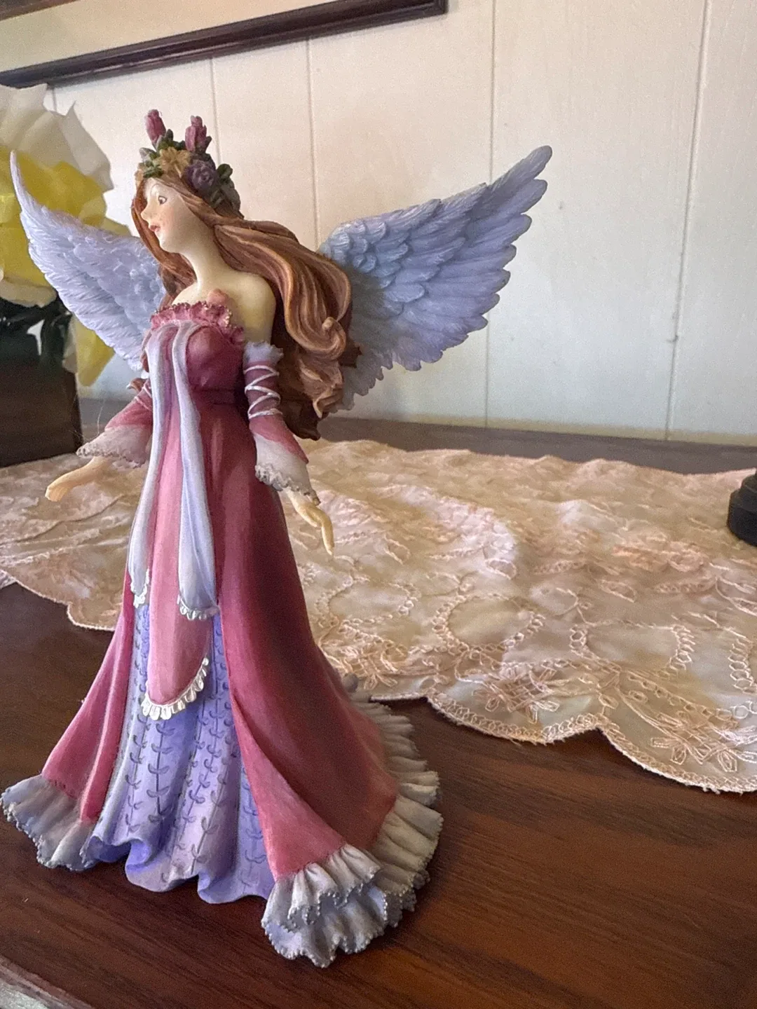 Angel Figurine image indicator(2)
