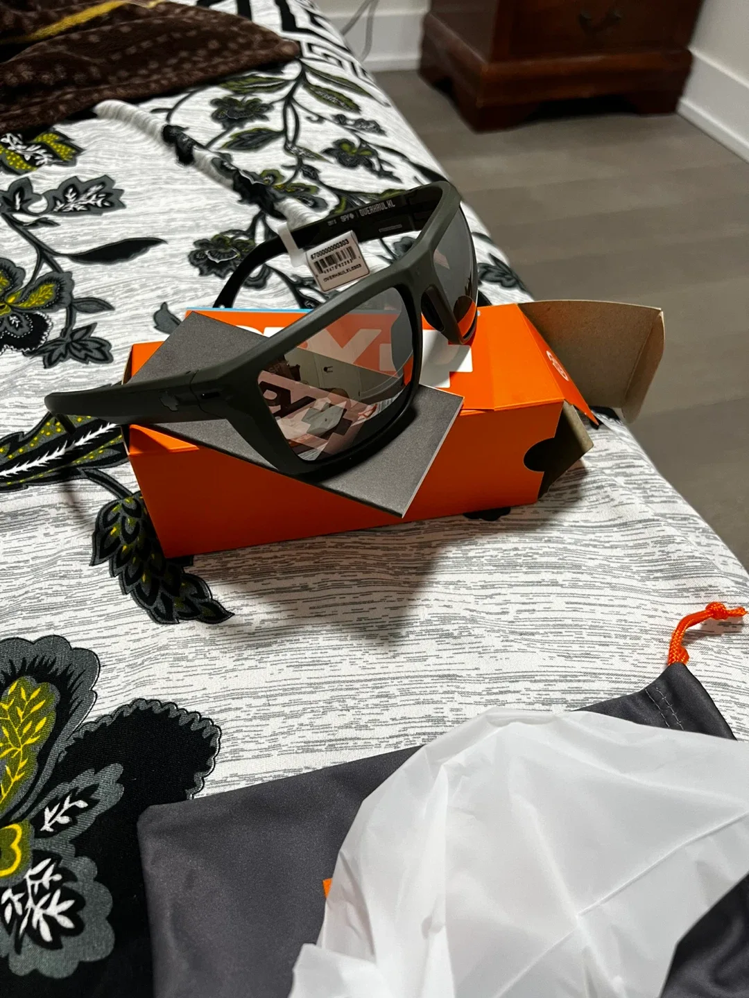 SPY+ Overhaul XL Matte Olive Sunglasses - New! image indicator(8)