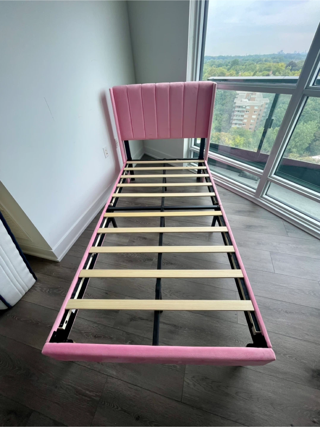 Suilong Twin Bed Frame with Mattress - Pink - photo 4