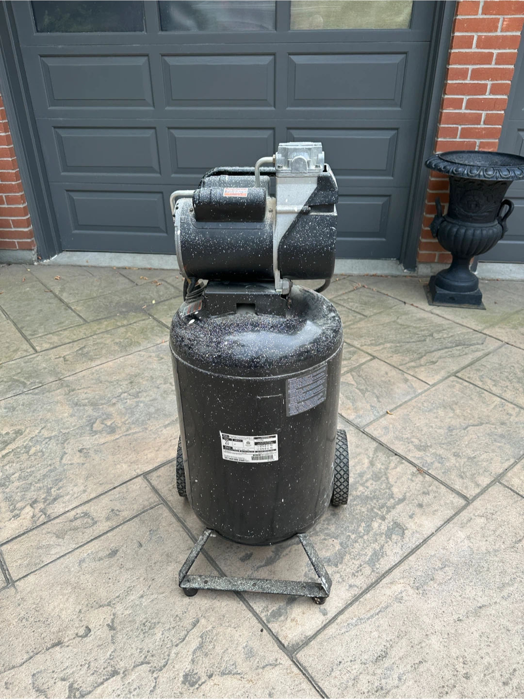 Air Compressor 20 Gallon 5 HP - photo 2