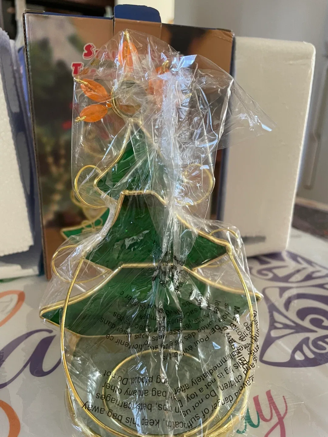 Stained Glass Christmas Tree Tea Light Holder image indicator(2)