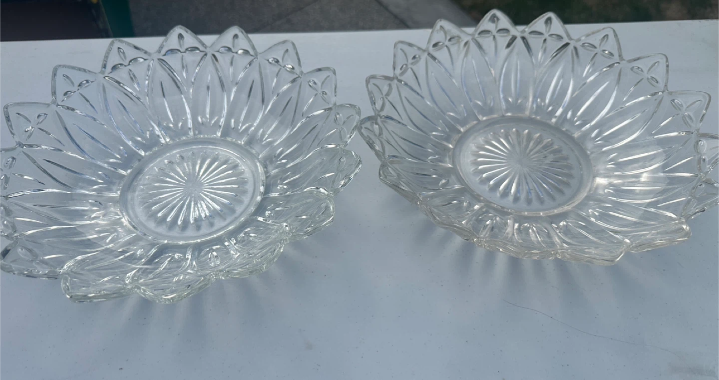Set of 2 Clear Glass Bowls