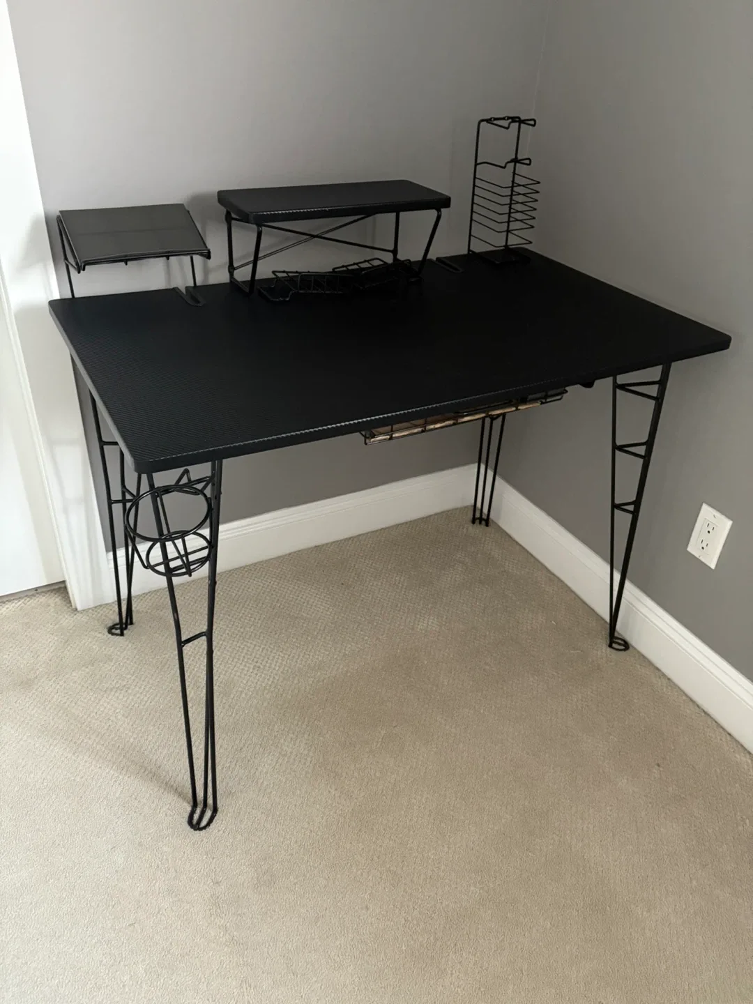 Black Metal Desk great for kids room or student. thumbnail