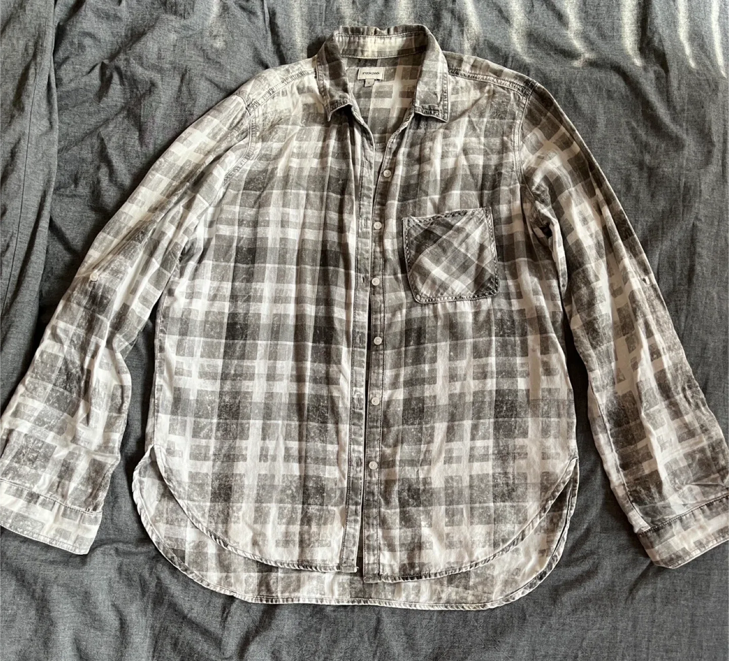 Sneak Peek Plaid woman’s Shirt - Size L thumbnail