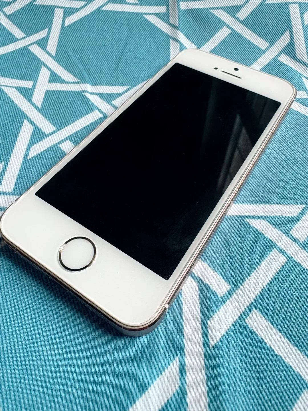 📱 Gold iPhone 5s – Perfect Condition! 🔓 Touch ID + 8MP Camera thumbnail
