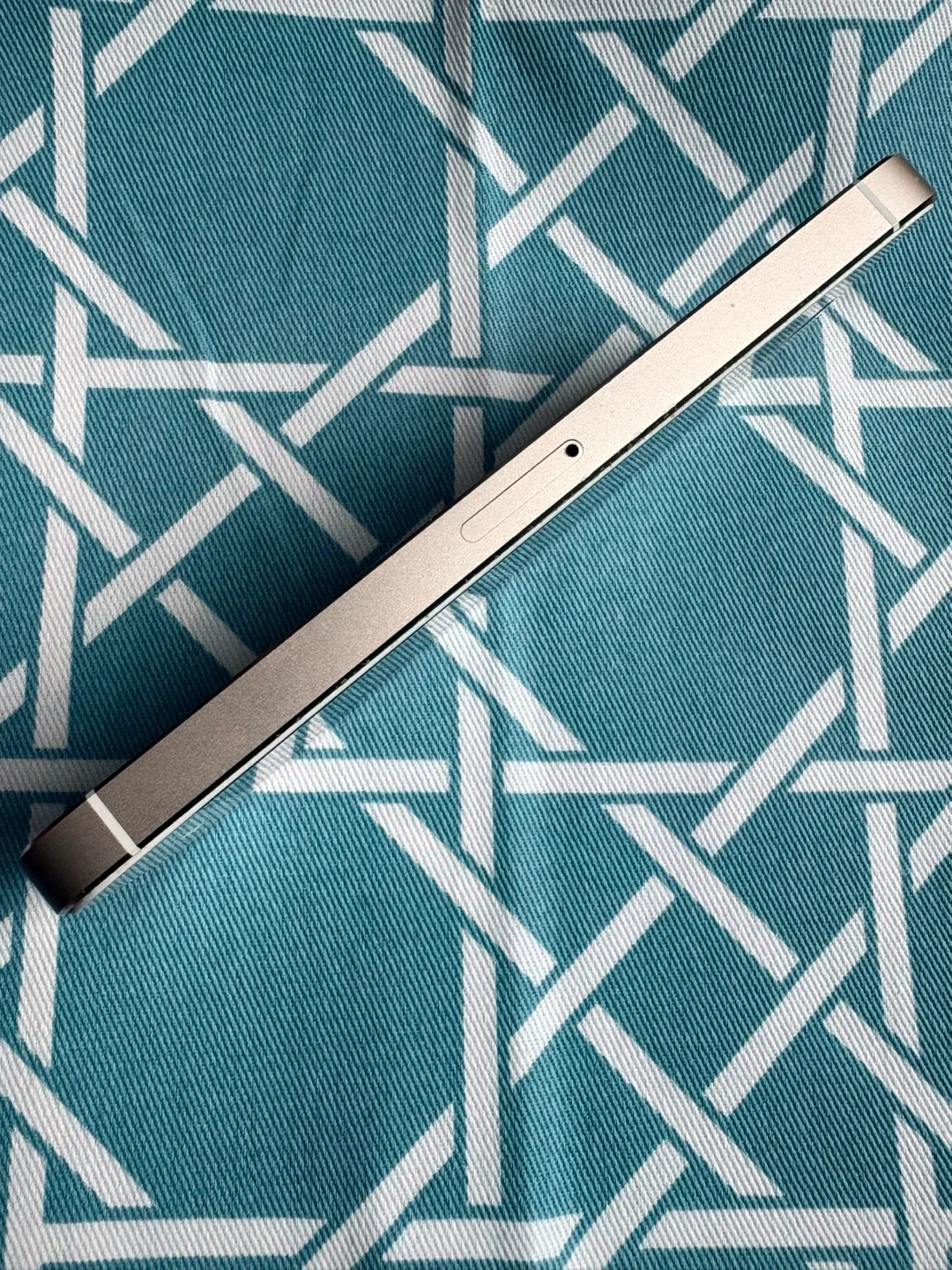 📱 Gold iPhone 5s – Perfect Condition! 🔓 Touch ID + 8MP Camera image indicator(4)