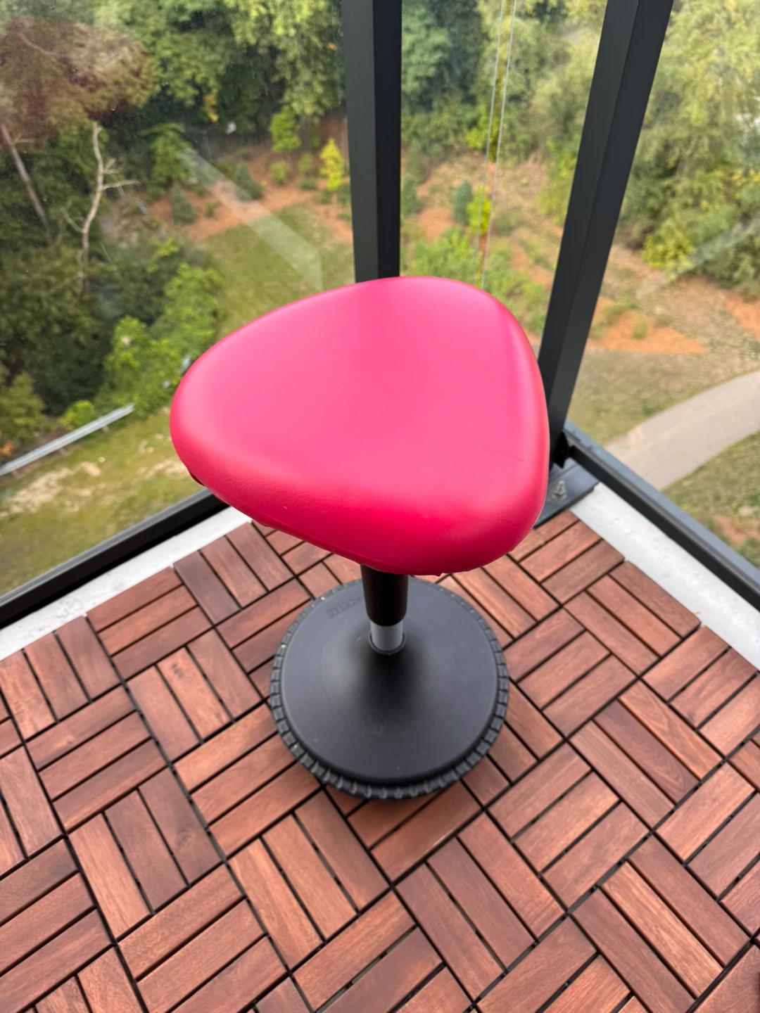 Uncaged Ergonomics Wobble Stool - Red