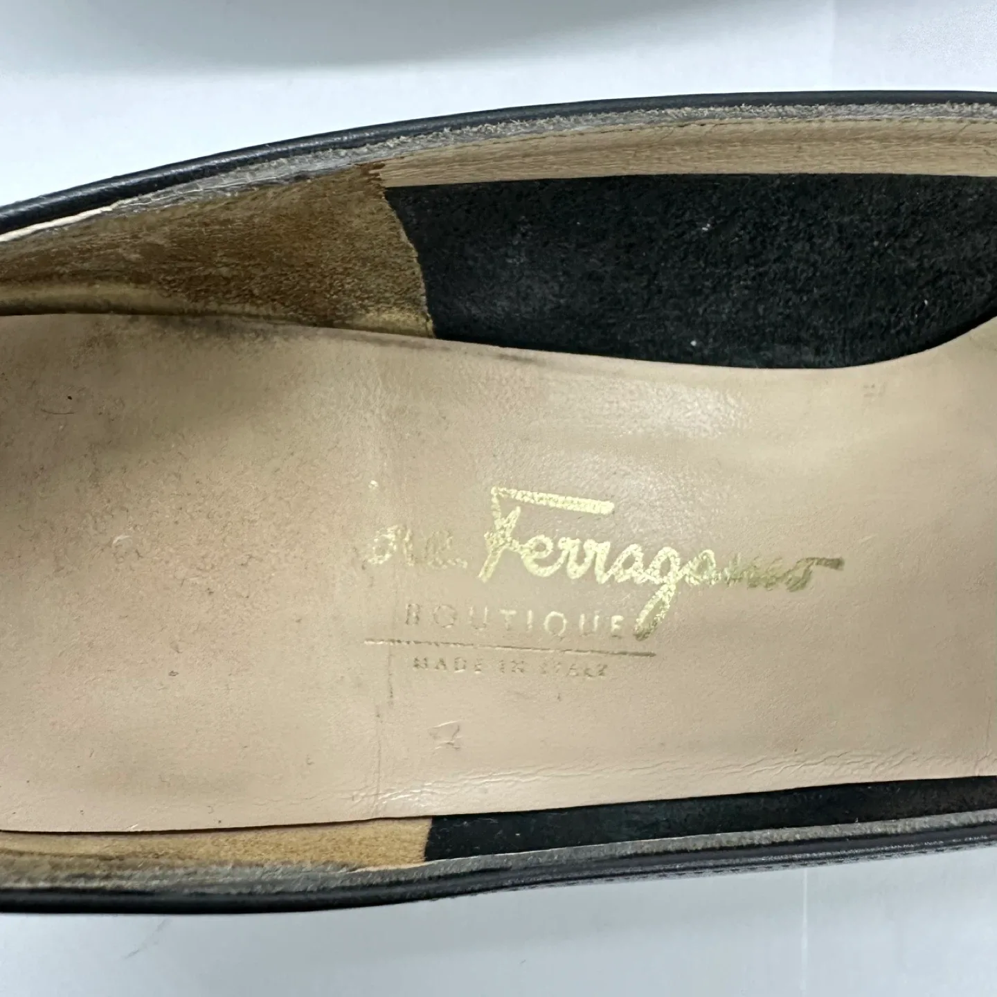 Salvatore Ferragamo Black Leather Block Heel Pumps Size 9AA image indicator(9)