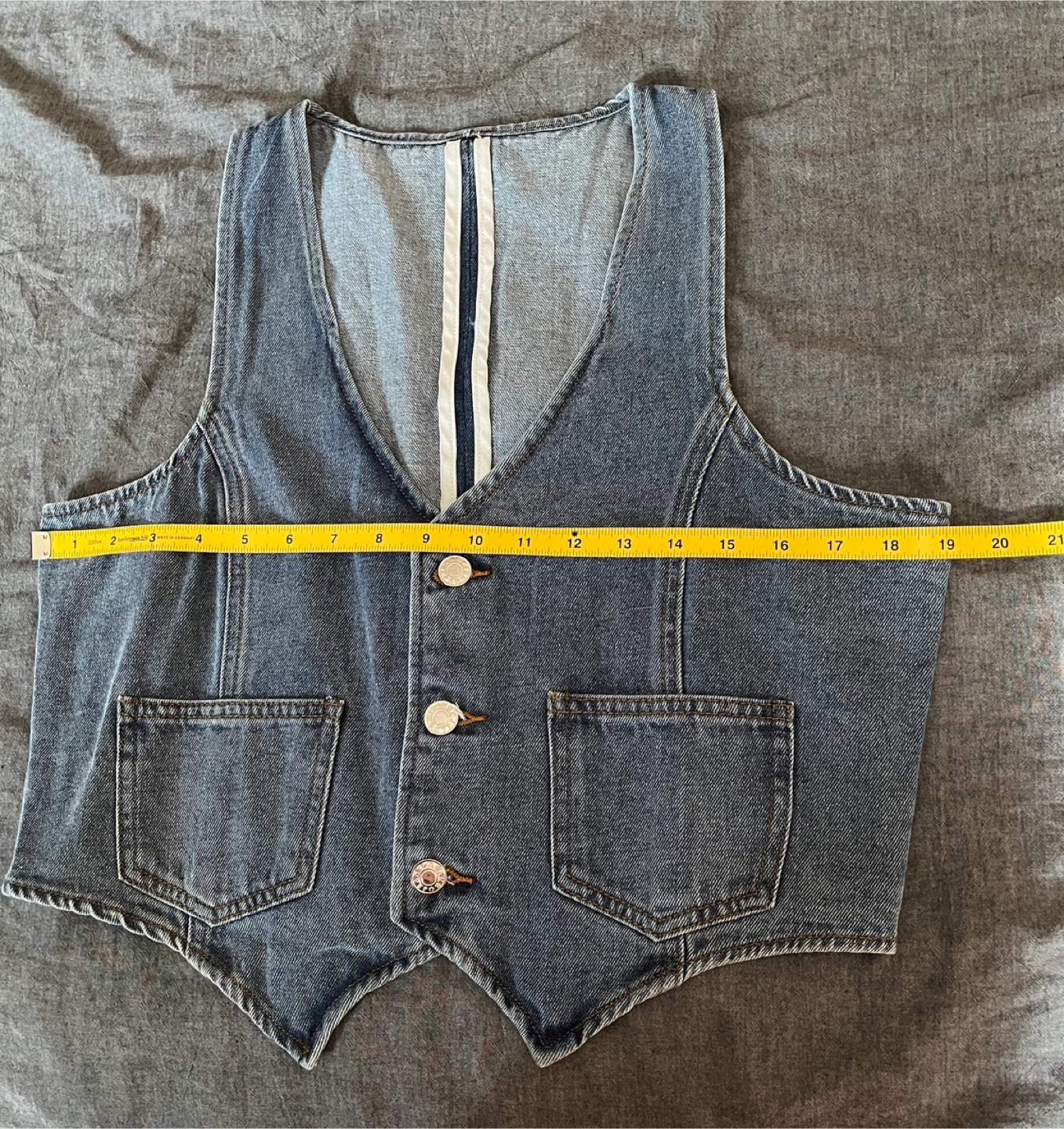 Woman cropped denim vest, size Large - photo 3