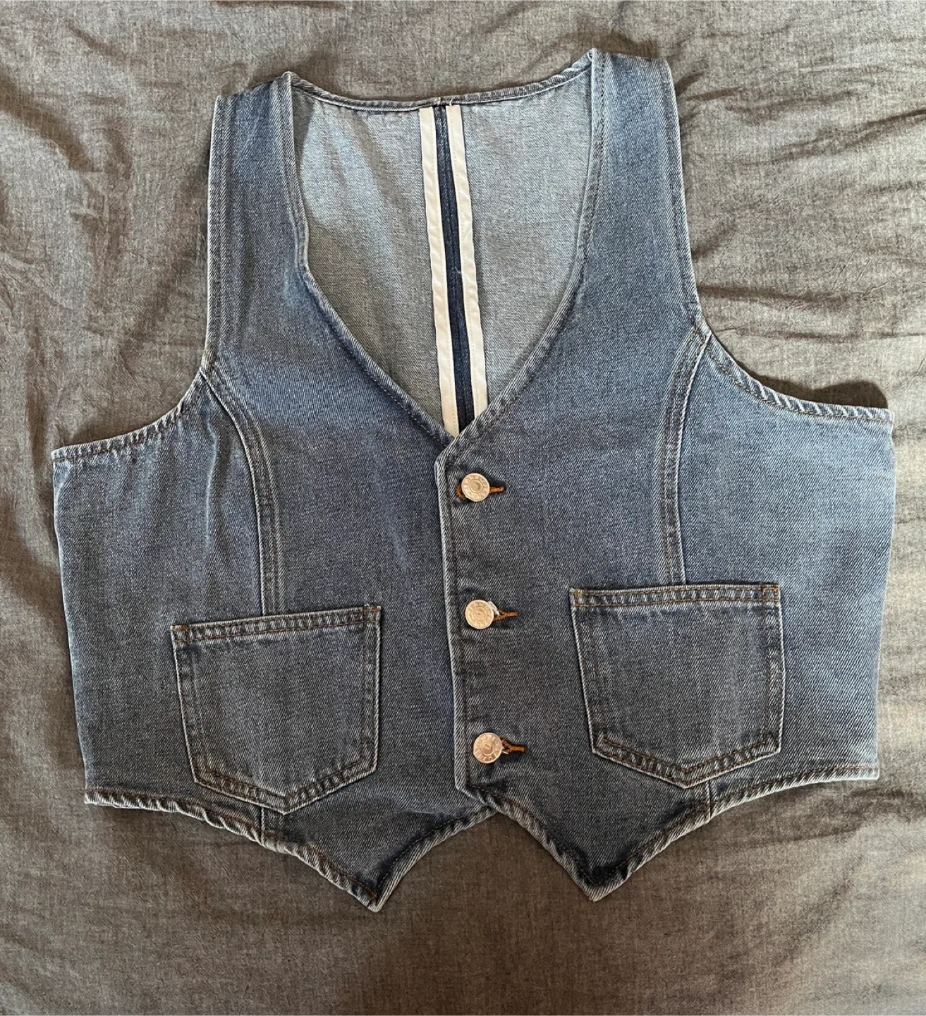 Woman cropped denim vest, size Large thumbnail
