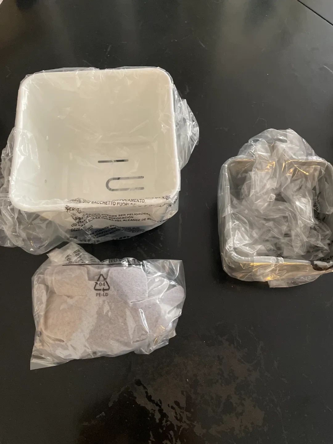 Cole & Mason Self-Watering Herb Keeper - New in Box! image indicator(4)