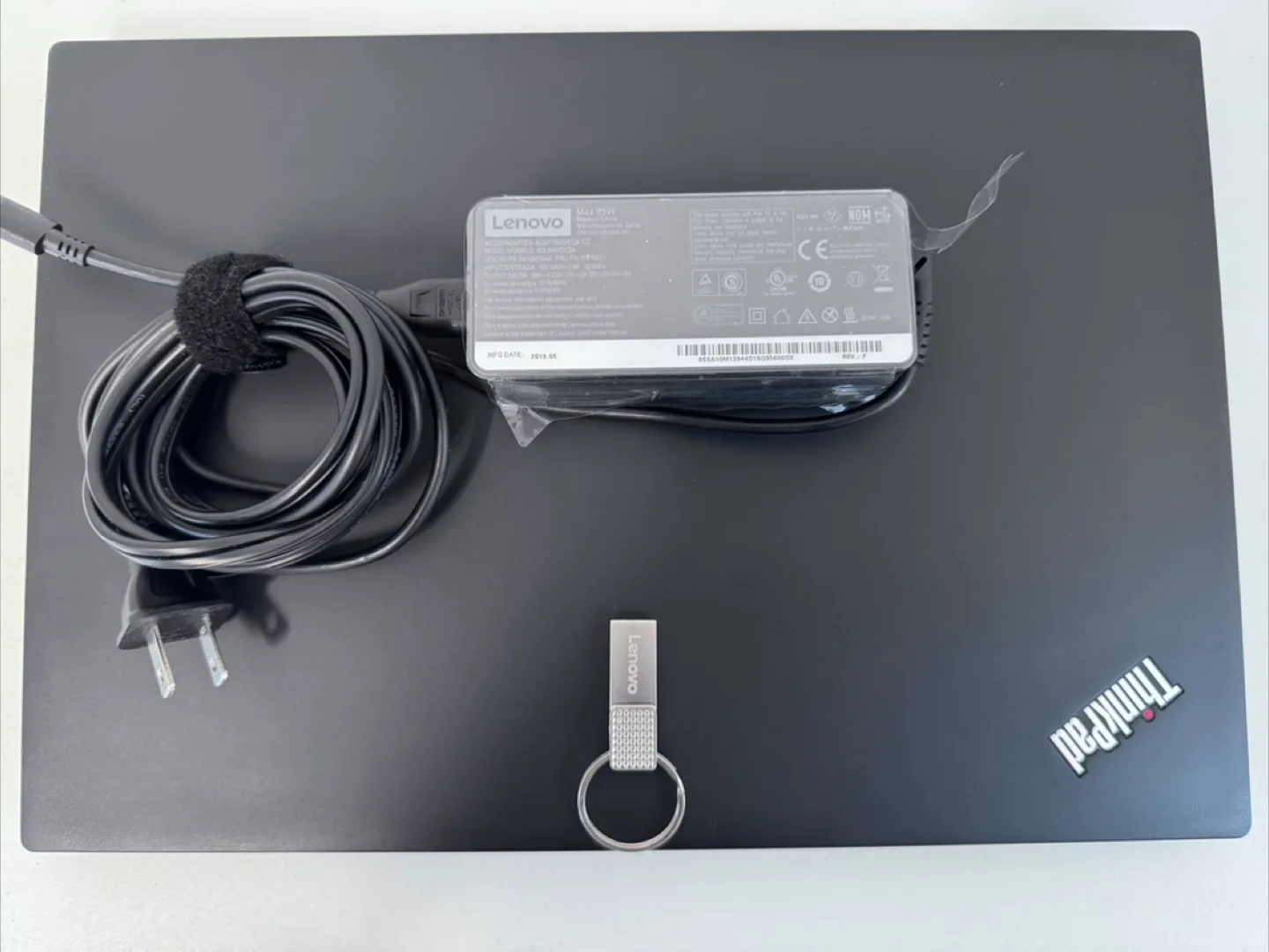 Lenovo ThinkPad T480S Laptop - Black image indicator(3)