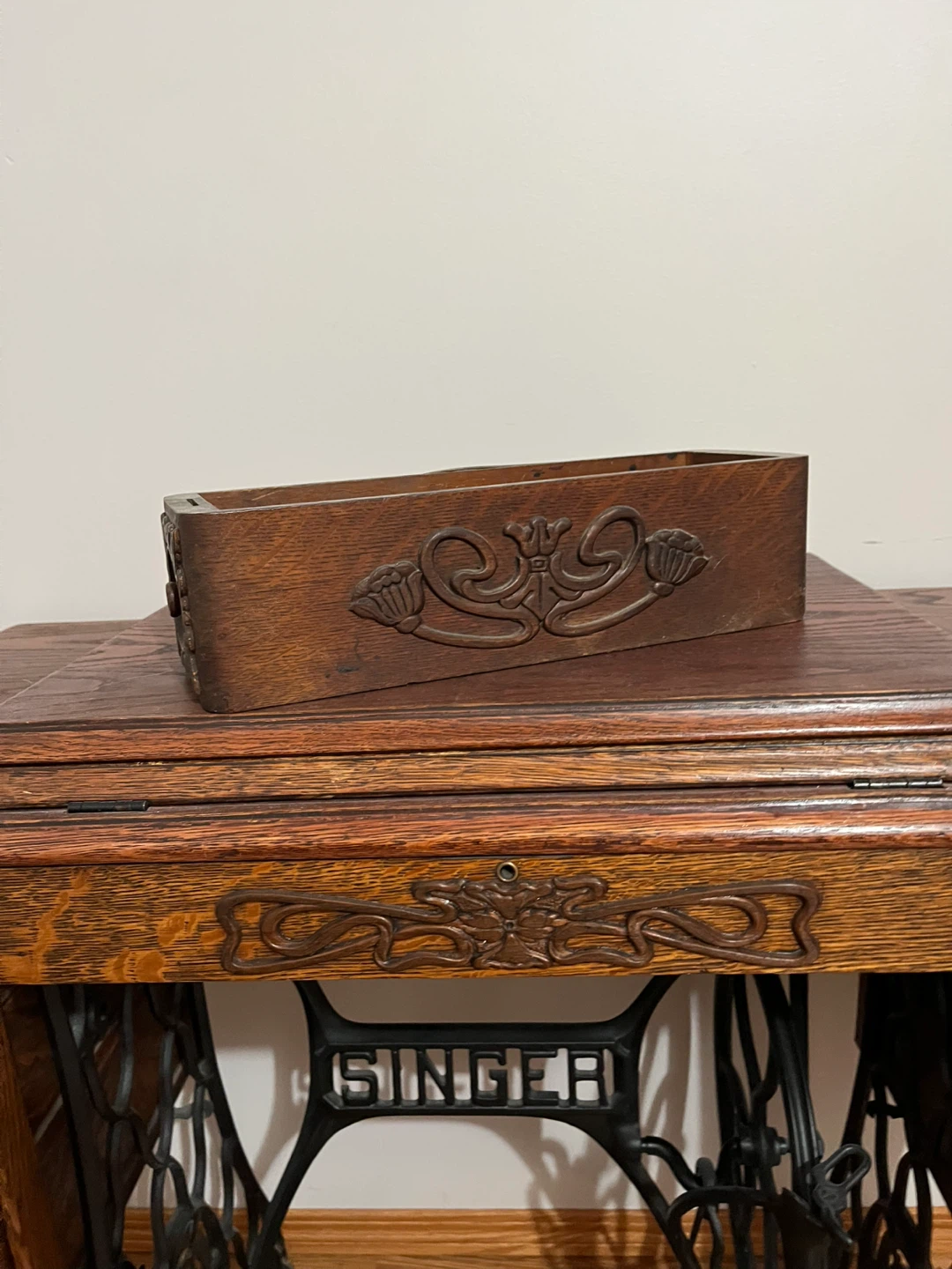 ANTIQUE SINGER SEWING MACHINE DRAWERS