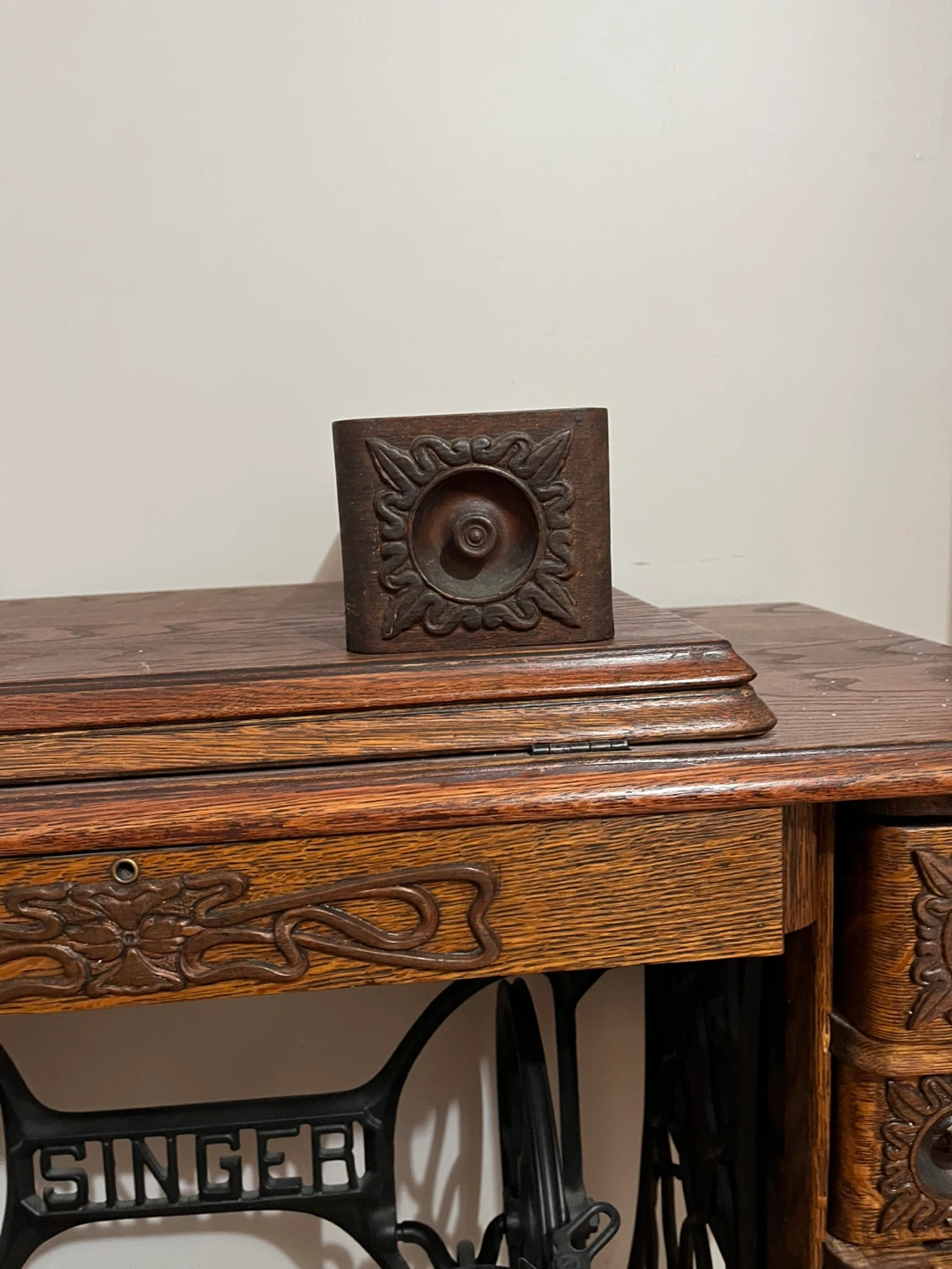ANTIQUE SINGER SEWING MACHINE DRAWERS - photo 2
