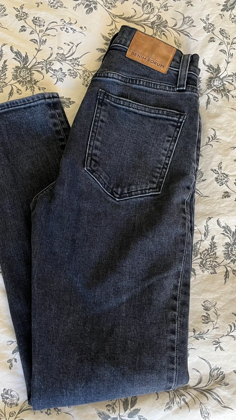 Denim Forum Yoko High Rise Slim Jeans - Size 24 image indicator(5)