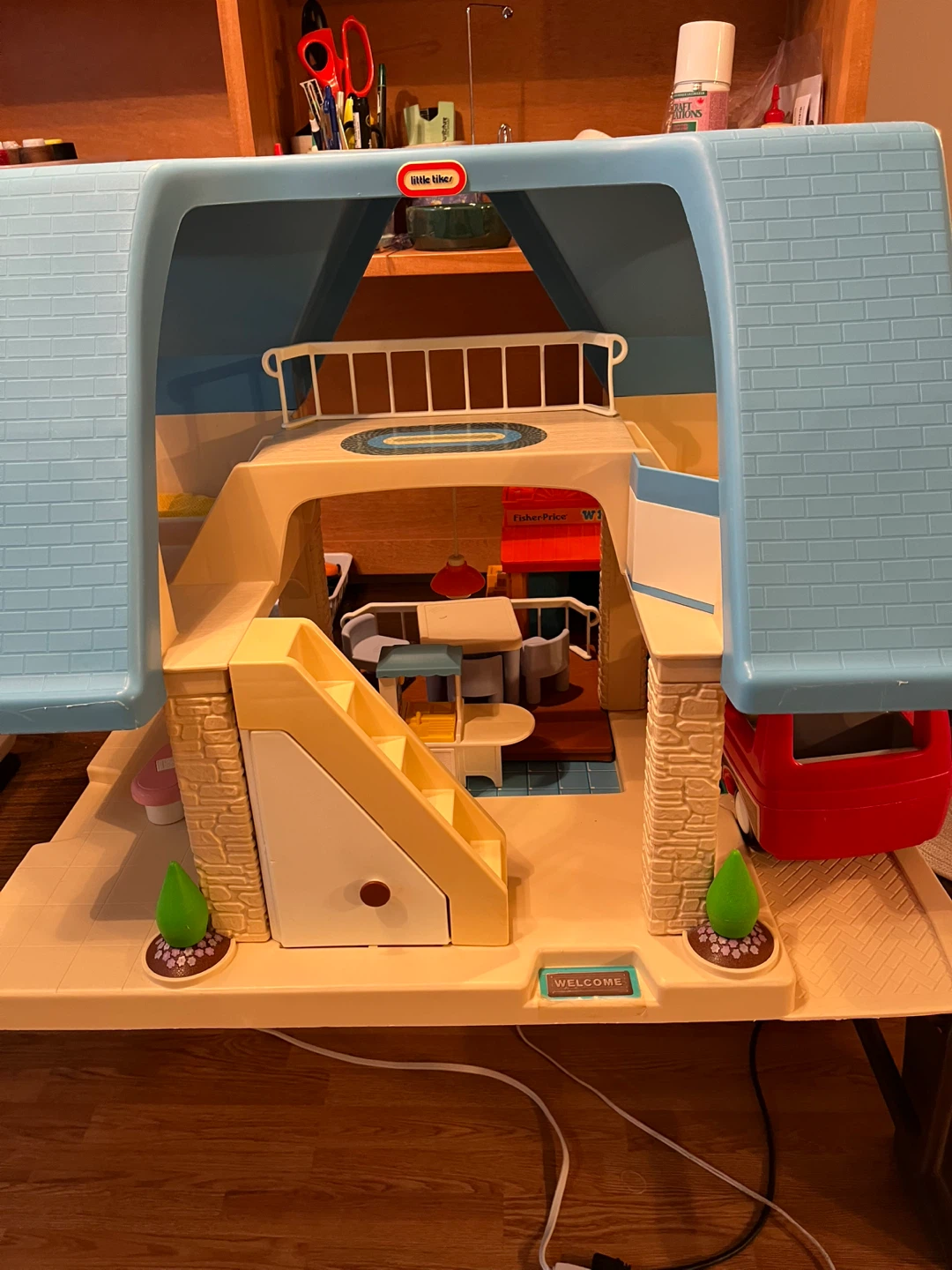 Little Tykes Dollhouse - photo 2