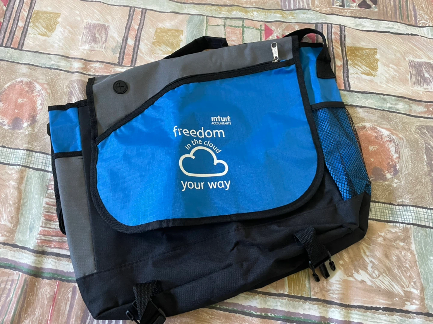 Intuit Accountant Messenger Bag 🥕
