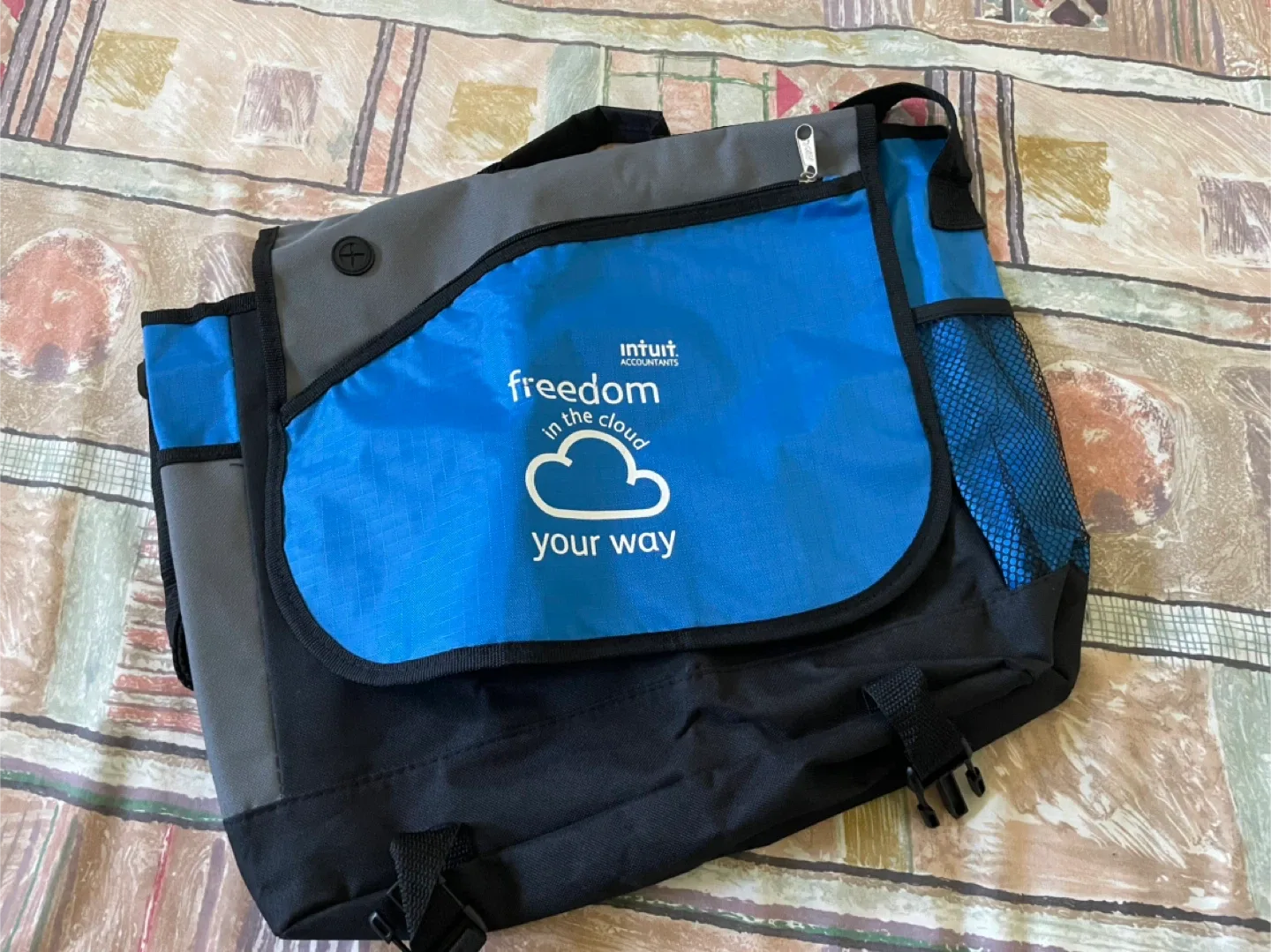 Intuit Accountant Messenger Bag 🥕 thumbnail