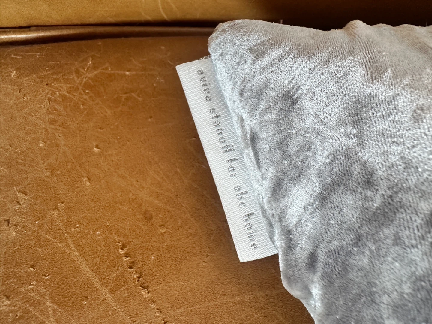 ABC CARPET - like new velvet throw pillows - photo 5