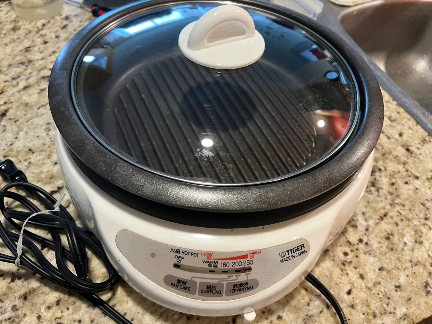 Tiger Electric Grill Pan with 2-Way Style Pans CPK-D130 thumbnail