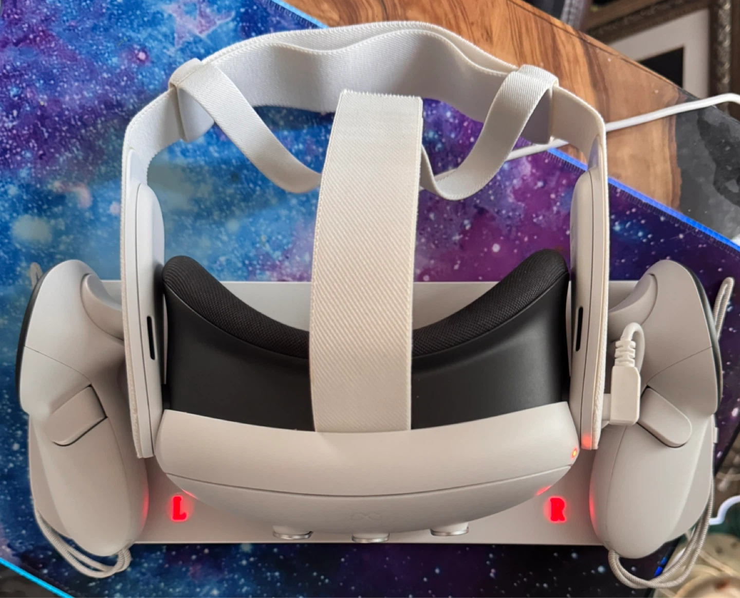 🥕 Meta Quest 3 512 GB Headset w/ Charging Dock - photo 2