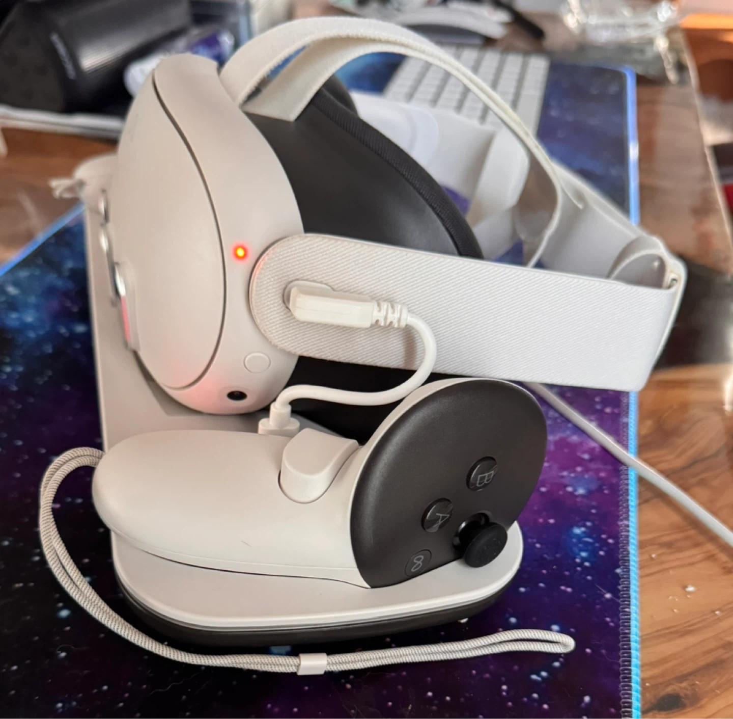 🥕 Meta Quest 3 512 GB Headset w/ Charging Dock - photo 3