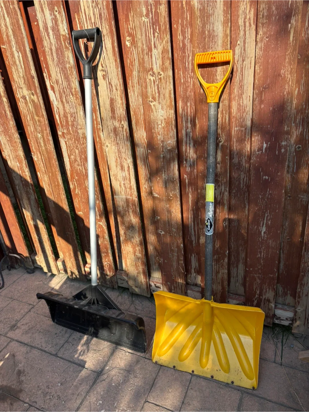 Snow Shovel - Black thumbnail